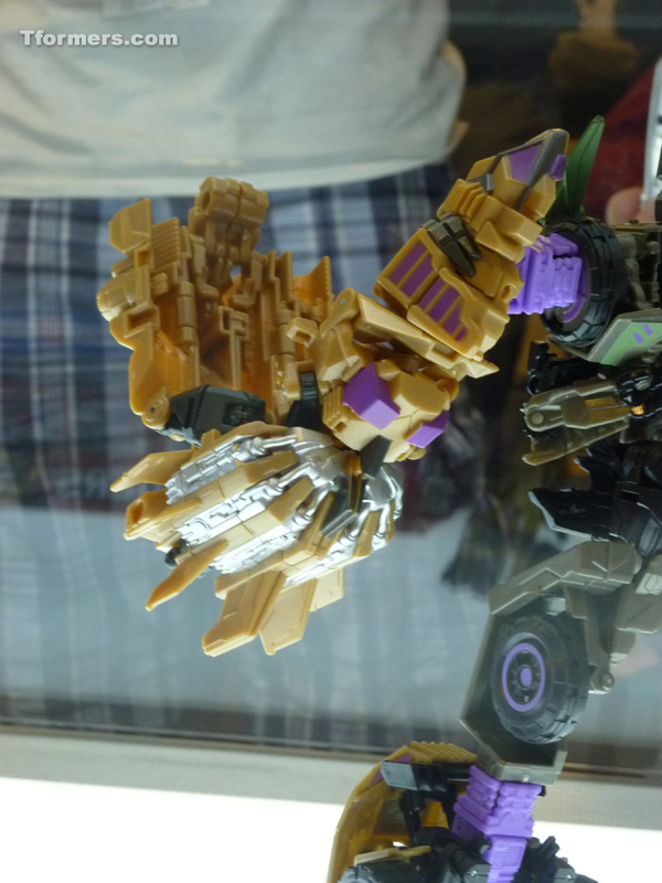 San Diego Comic Con 2012 Exclusive Bruticus G1 Colors  (20 of 134)